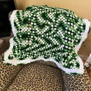 vintage crochet green and white afghan lap blanket